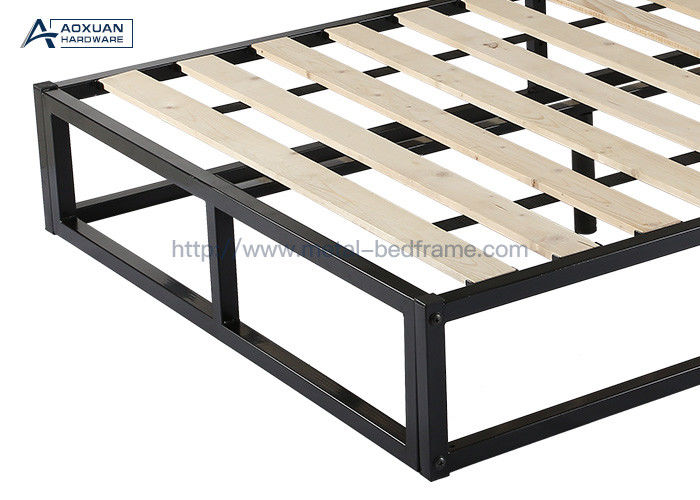Q235 Iron Bed Box Frame , Queen Bed Frame No Box Spring Needed